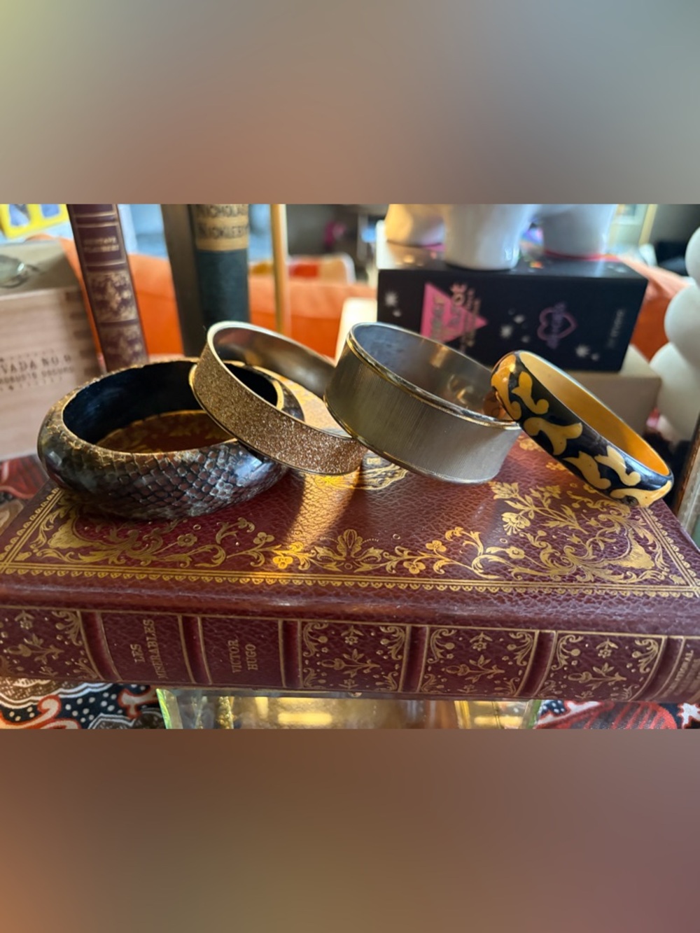 Assorted Women's Bracelet Set — Yellow, Gold, Brown, Black & Gray